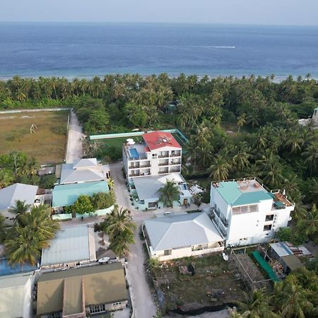 Grand Beach Dhigurah Дигура Экстерьер фото