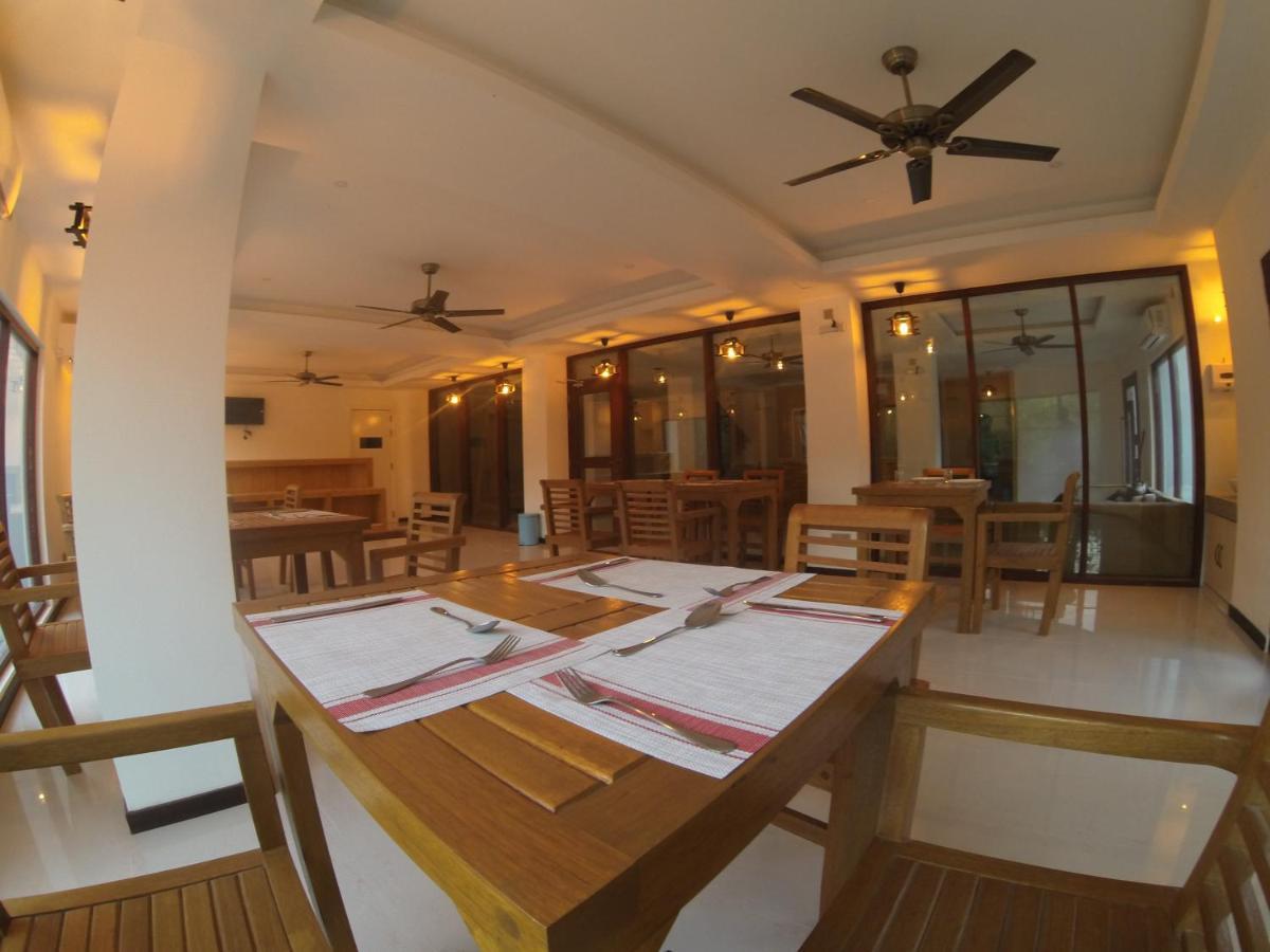 Grand Beach Dhigurah Дигура Экстерьер фото