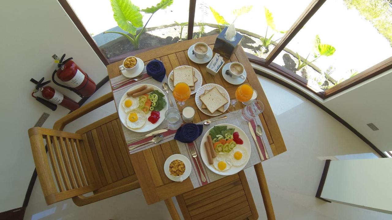 Grand Beach Dhigurah Дигура Экстерьер фото