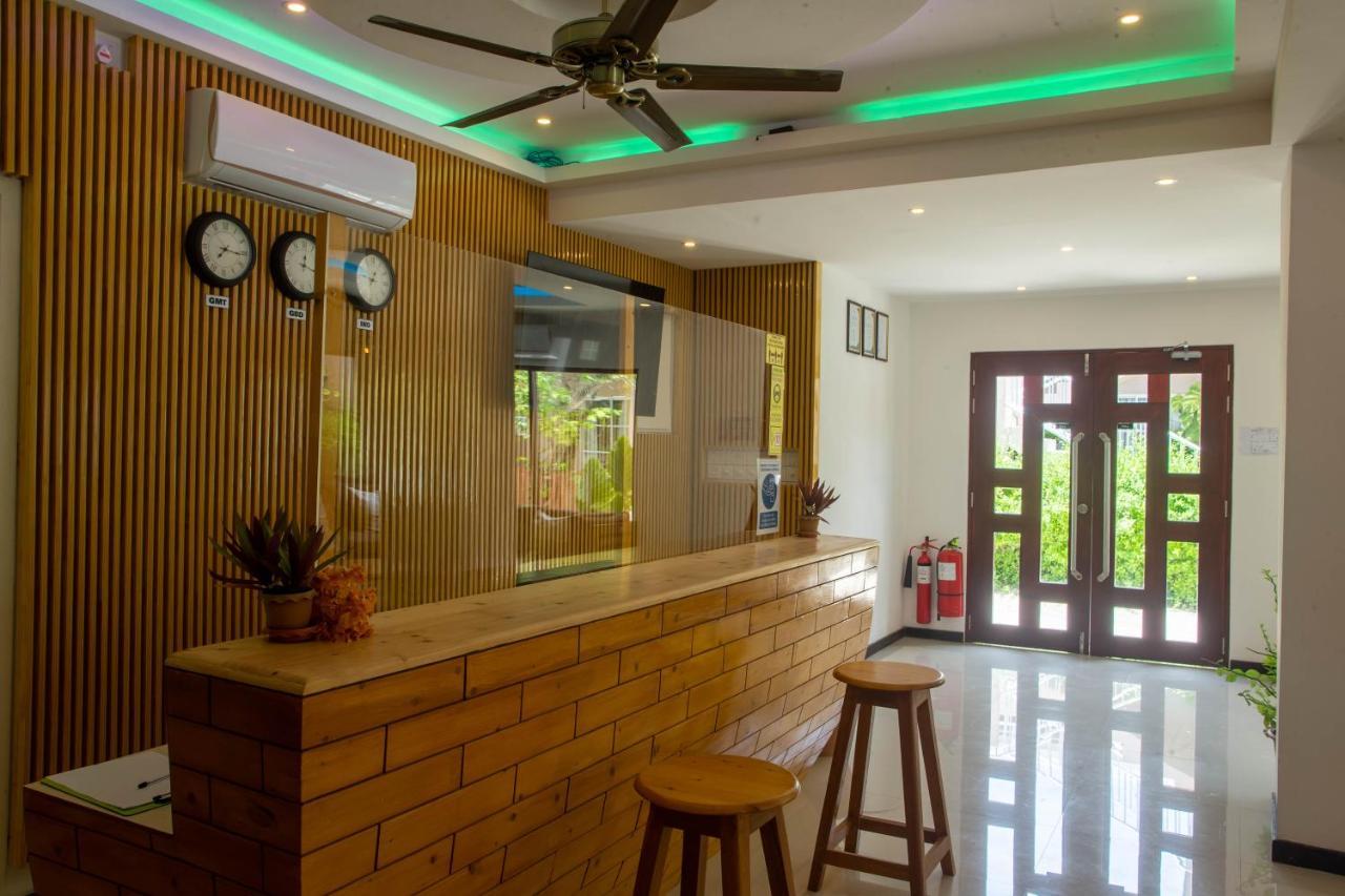 Grand Beach Dhigurah Дигура Экстерьер фото