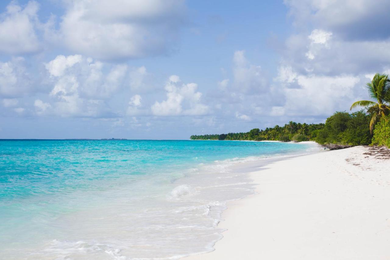 Grand Beach Dhigurah Дигура Экстерьер фото