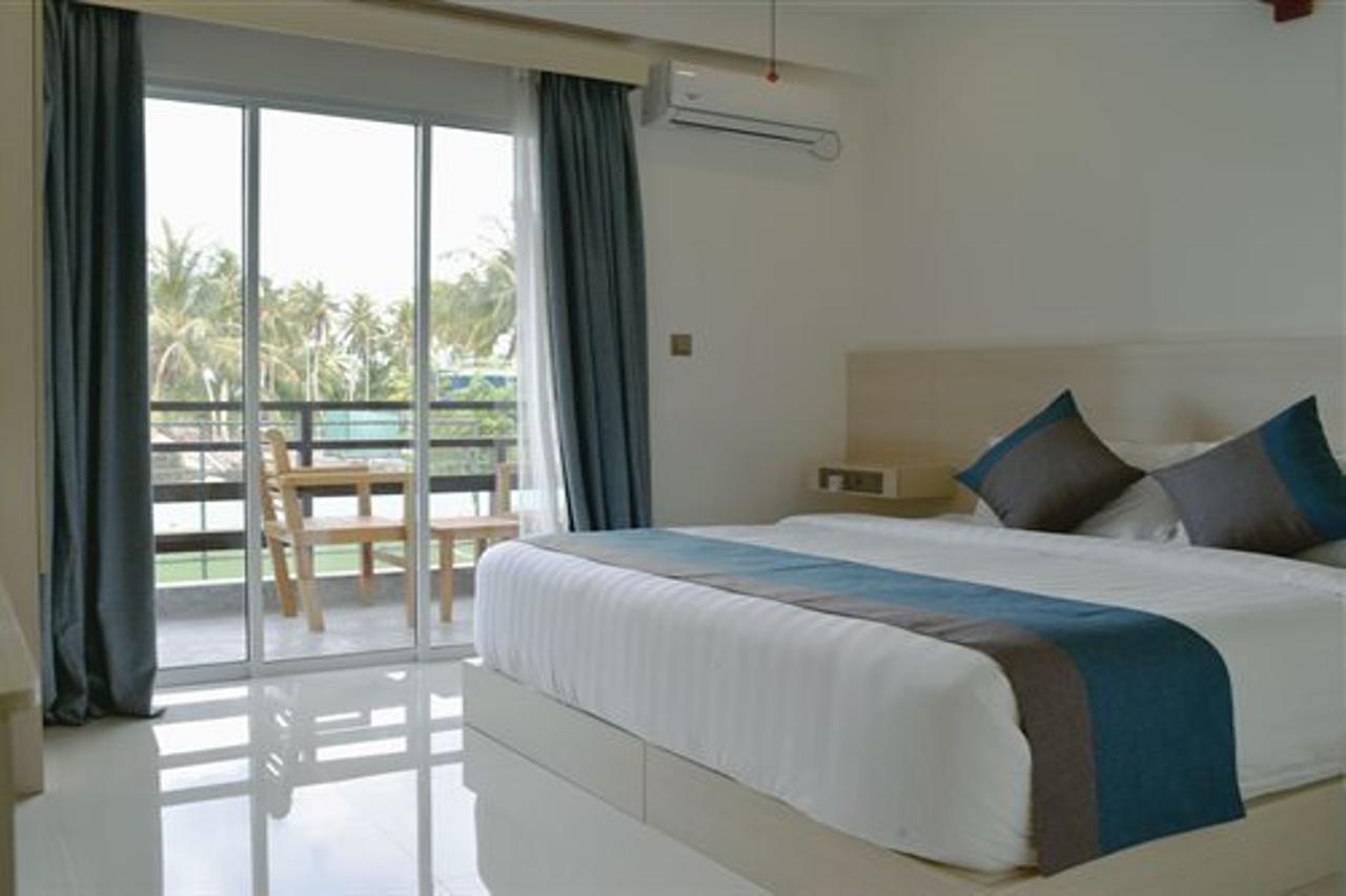 Grand Beach Dhigurah Дигура Экстерьер фото
