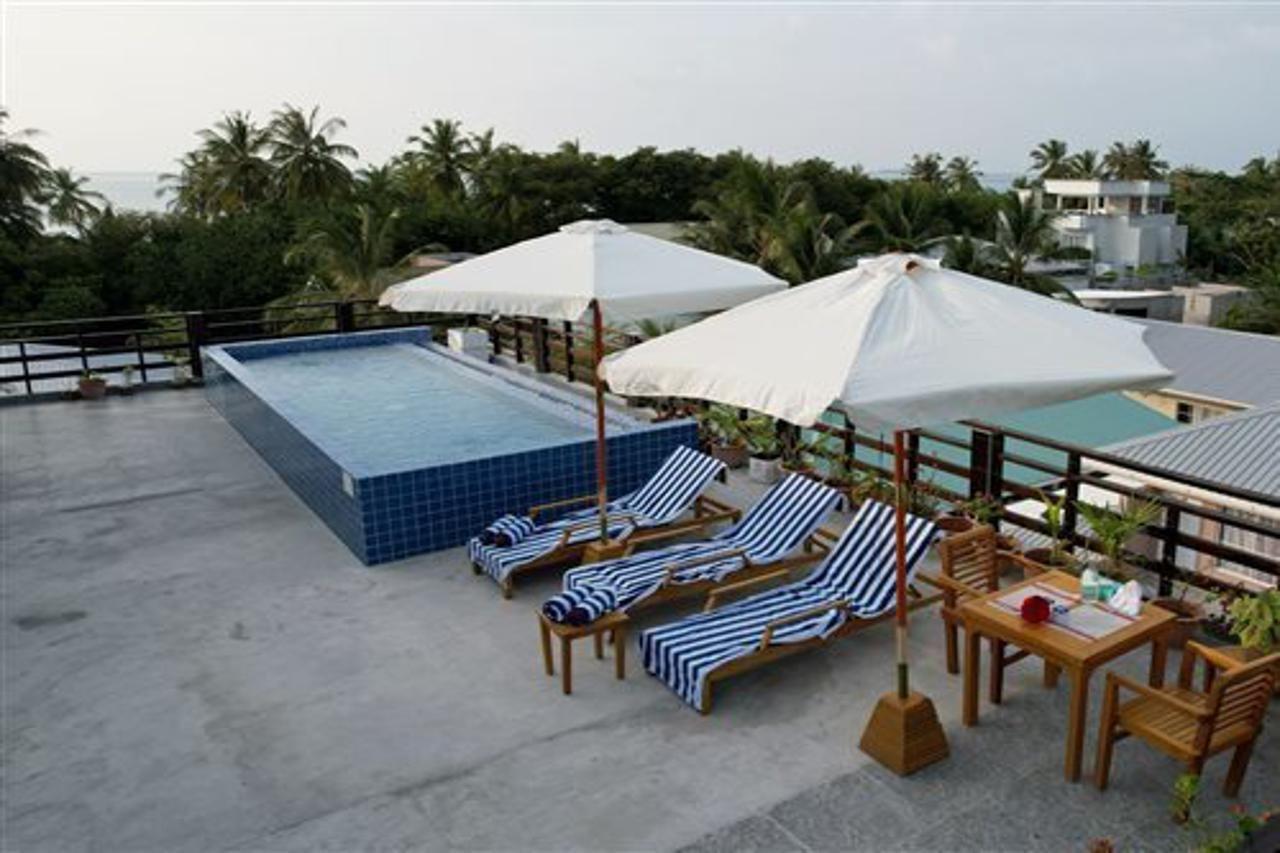 Grand Beach Dhigurah Дигура Экстерьер фото